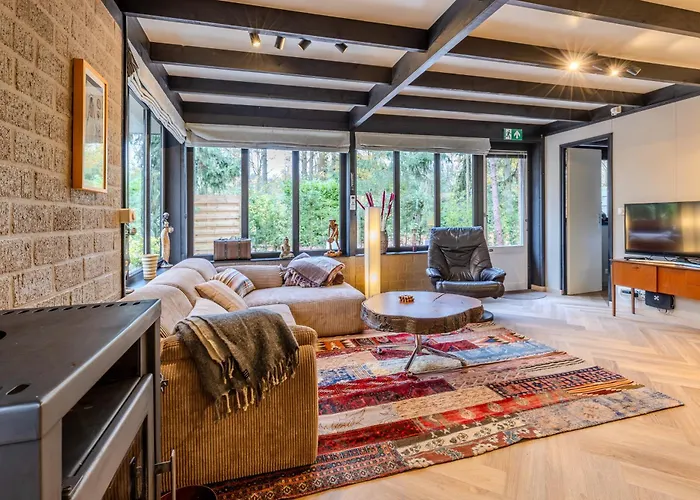 Lux Bos Chalet